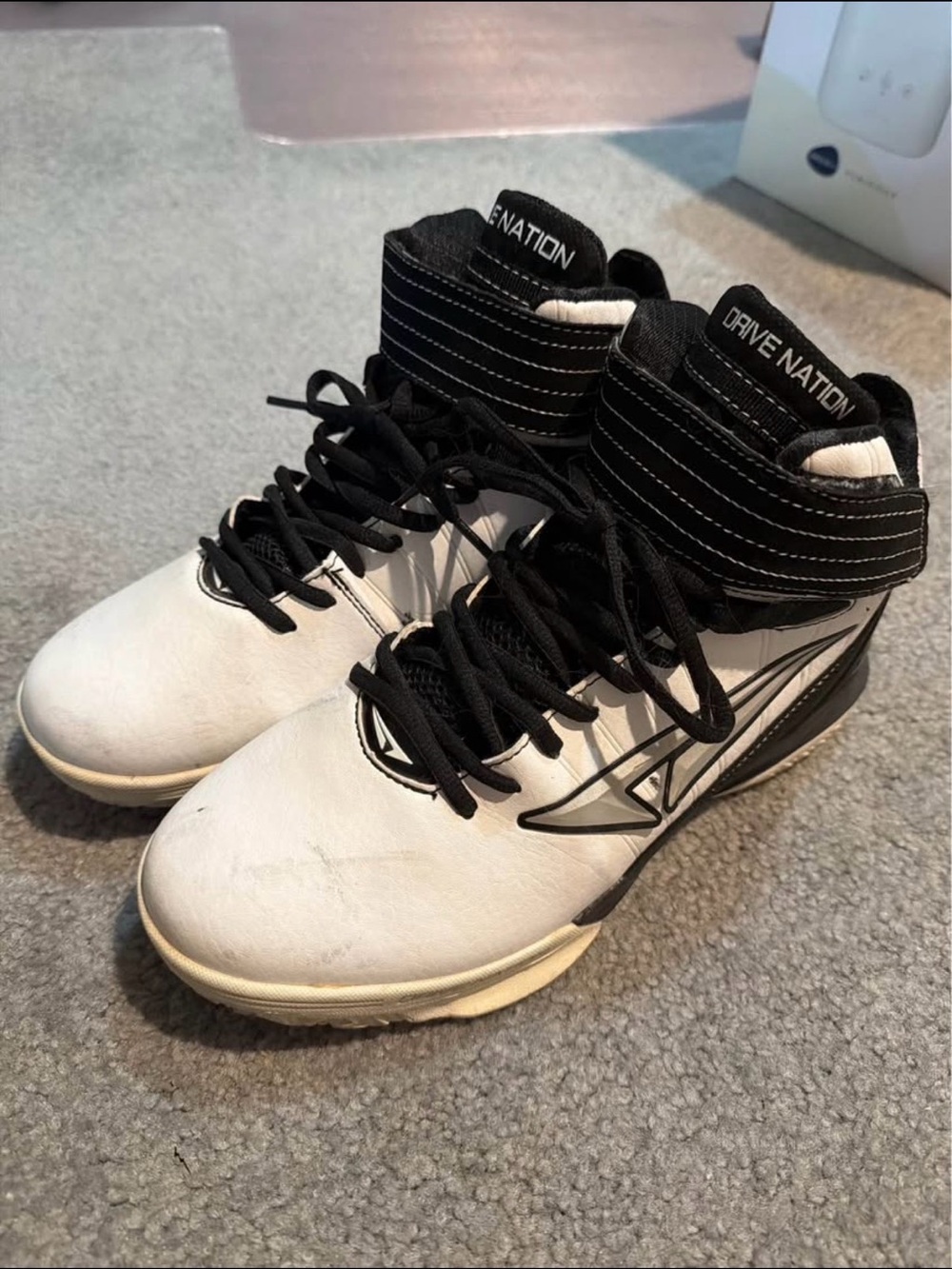 Drive Nation Basketball Shoes Size 7.5M – Black & White